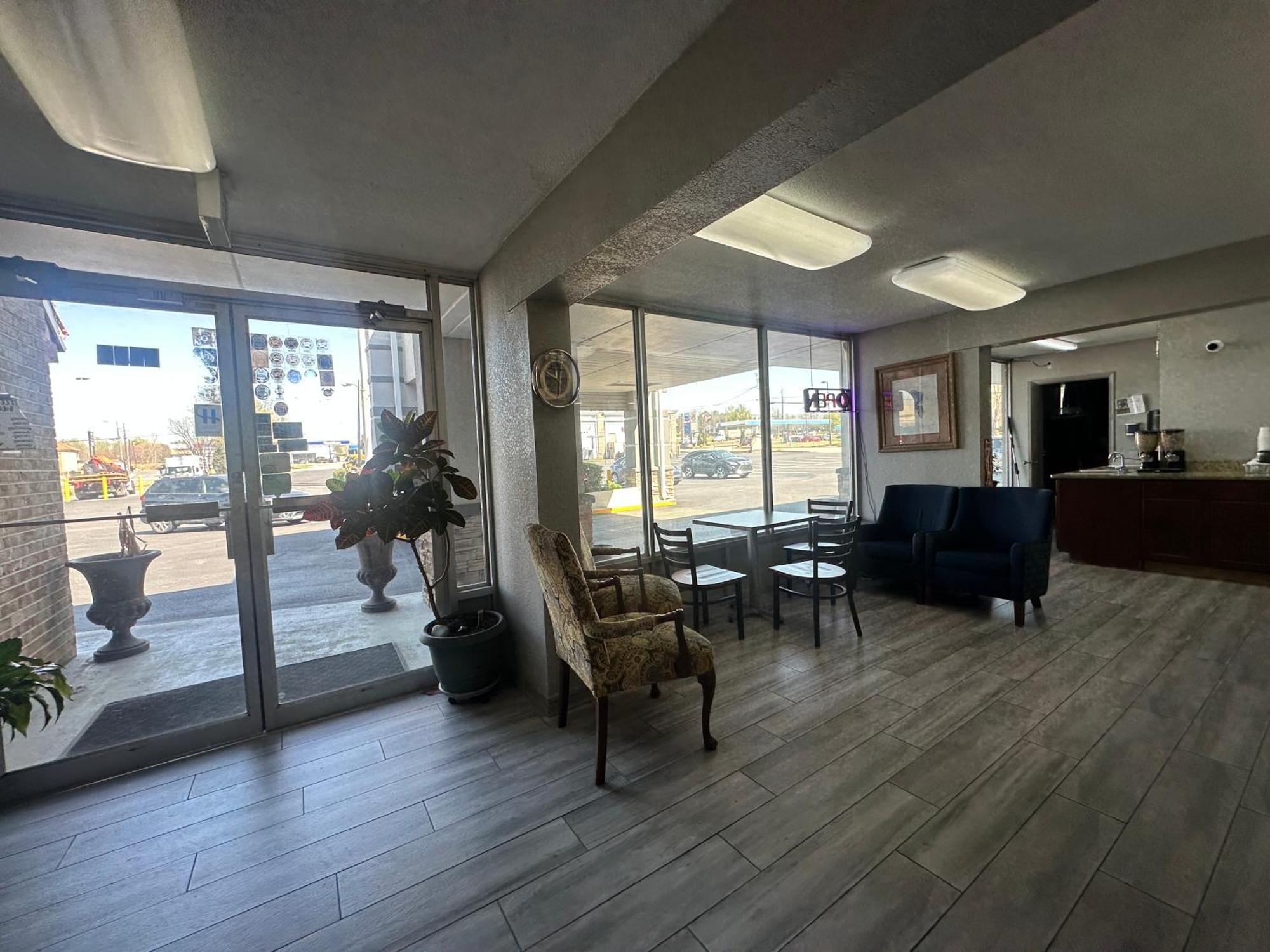 Executive Inn Locust Grove By Capital O Экстерьер фото